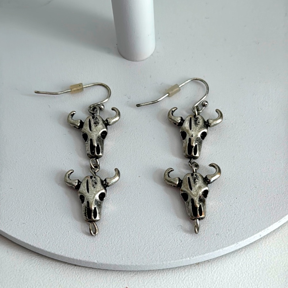 Western Cow Skull Earrings Cowgirl Silver Tone New
